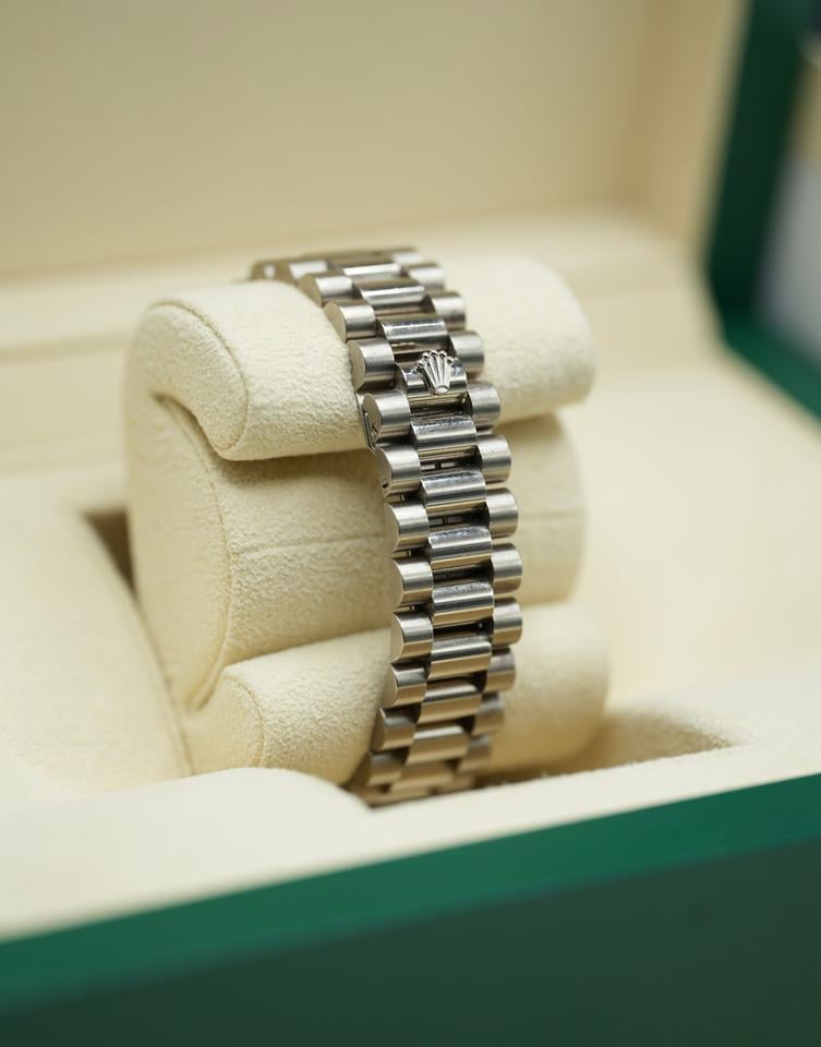 Rolex Day-Date 36 Black Diamond Dial White Gold 18239 1990 Full Set