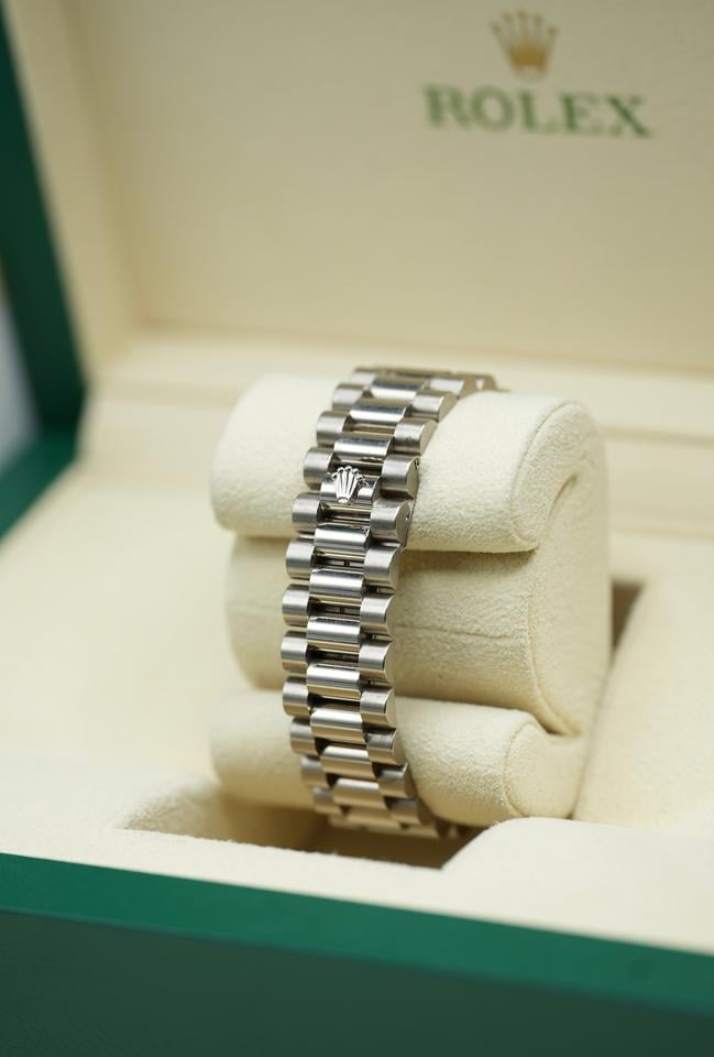 Rolex Day-Date 36 Grey Jubilee Diamond Dial White Gold 18239 1990 Full Set