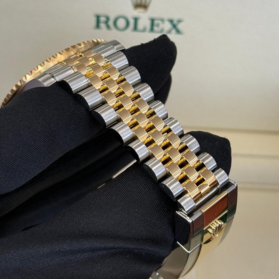 Rolex GMT-Master II 40mm Black Dial Two Tone Jubilee 126713GRNR 2026 Full Set