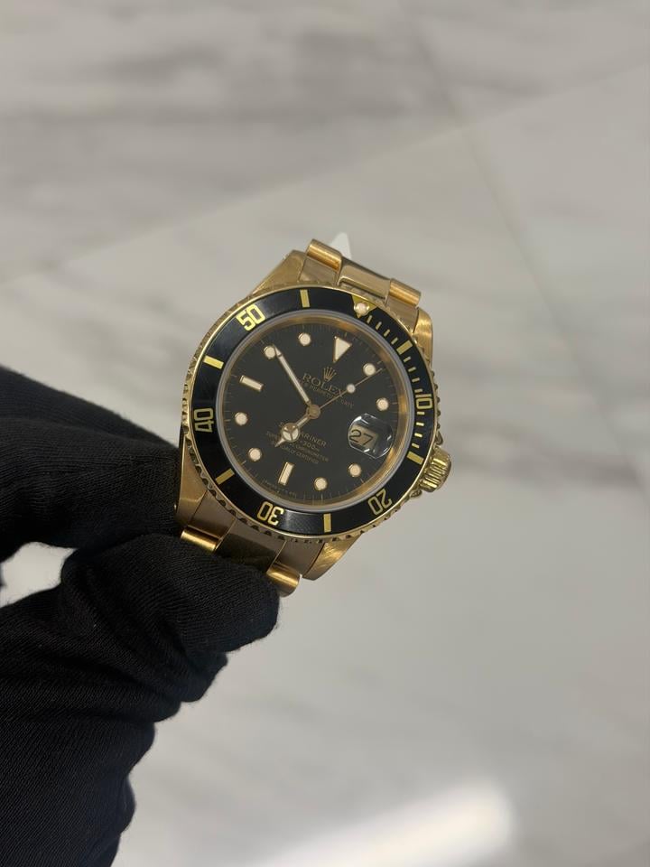 Rolex Submariner Date 16618 Black Dial Yellow Gold 40mm