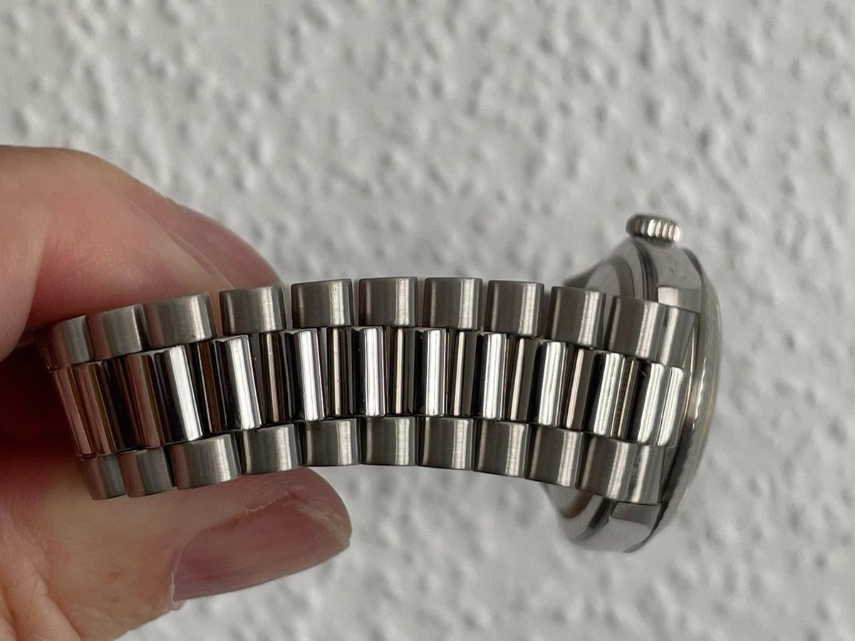Rolex Day-Date 36 Silver Diamond Dial President Bracelet 18239 1999 Full Set